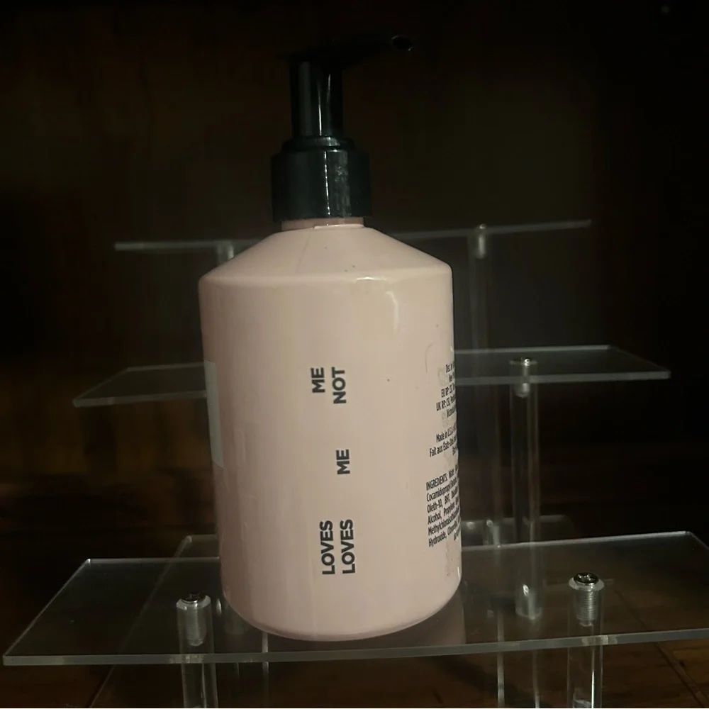 Victoria's Secret Rose Bohemia Liquid Hand Wash Pink Musk Fresh Rain 10 fl oz